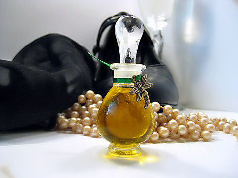 Little,Black,Dress,Natural,Perfume,Bath_and_Beauty,Fragrance,natural_perfume,organic_perfume,woody_perfume,floral_perfume,womens_perfume,esscentual_alchemy,sandalwood_perfume,rose_perfume,jasmine,ylang_ylang,elderflower,little_black_dress_perfume
