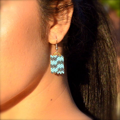 Metallic,Blue,Brick,handmade, square earrings, metallic squares, peyote, beaded, checkered earrings, brick jewelry, beaded earrings, boho, geometric fashion, modern, hotgirlsbead, beaded jewelry, artisan jewelry, chic