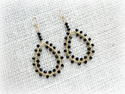 18k,Gold,Teardrop,Earrings,with,Black,Crystals,teardrop earrings,chandelier earrings,black and gold,gold earrings,18k gold earrings