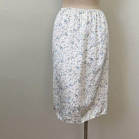 80s Vintage SEARS Satin Floral Half Slip  Small 80s,Vintage,SEARS,Satin,Floral,Half,Slip,Small,1980s, vintage, slip, half slip, Sears, satin, floral, flowers, nwot, department store, lingerie, Pretty Sweet Vintage