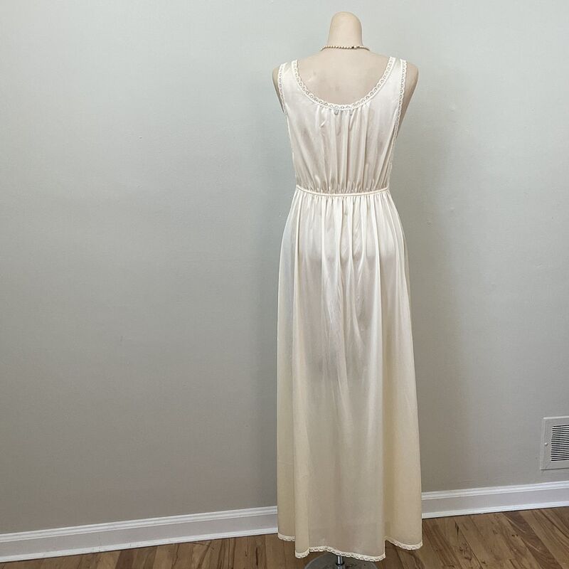 80s Vintage MISS ELAINE Candlelight Long Nightgown Medium - product image