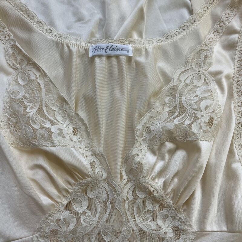 80s Vintage MISS ELAINE Candlelight Long Nightgown Medium - product image
