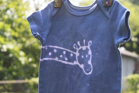 Tip,Top,the,giraffe,-,Blue,hand,dyed,original,design,front,and,back,Children,Clothing,onesie,hand_dyed,dye_resist,baby_gifts,baby_shower,baby_christmas_gift,safari,animals,lion,navy,bodysuit,under_20,cotton,procion_mx_dye