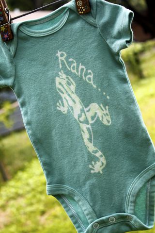 Rana/Frog,-,hand,dyed,onesie,original,design,Children,Clothing,frog,ranita,dart frog,hand_dyed,dye_resist,baby_gifts,baby_shower,tropical