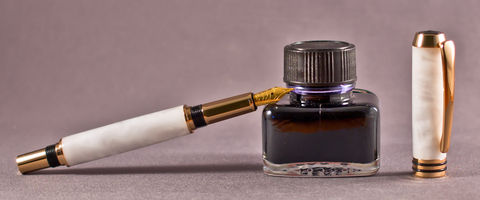 Pearly,White,Acrylic,Fountain,Pen,handcrafted, fountain, pen, fine writing, bock, white, gold, acrylic, handmade