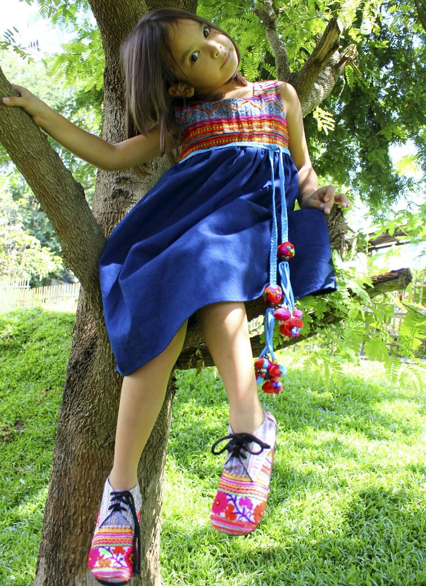 Little girls embroidered vegan oxfords
