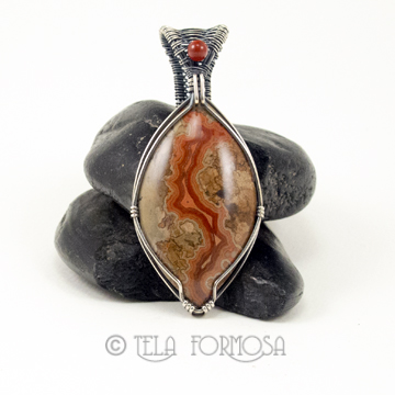 tee pee canyon jasper pendant