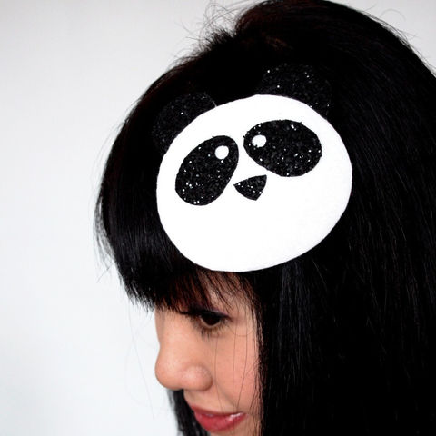 Cute,Panda,Fascinator,with,Black,Glitter,Accessories,Hat,Women,headpiece,fascinator,panda,black_and_white,glitter,cute_animal,kawaii,janine_basil,wholesale,uk,ttt,buckram,felt,glitter_fabric,comb
