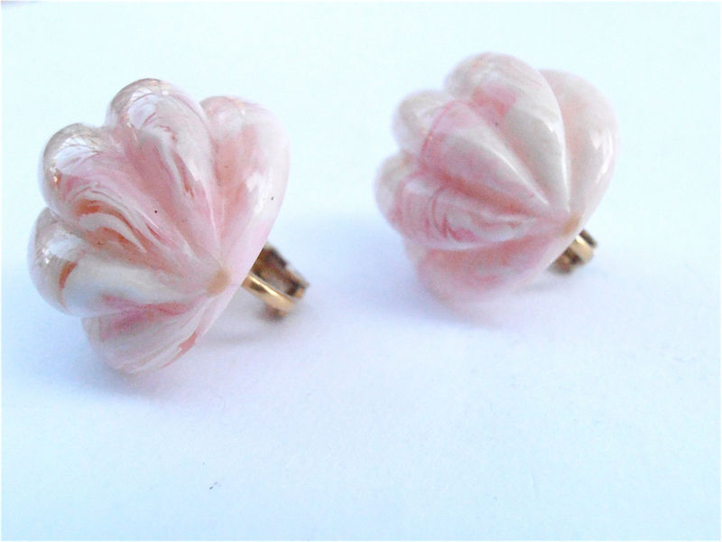 Vintage Baby Pink Earrings Seashell White Dome Swirl Sherbet Marble