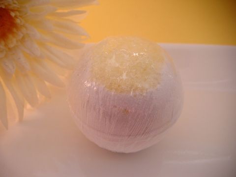Happy,Bon,Temps,Bomb,Bath_and_Beauty,Bath,soak,melt,salt,yellow,citrus,herbndevelopment,herbn_development,new_orleans,oil,lemon,coconut_milk,Gift,sodium_bicarbonate,citric_acid,kaolin_clay,grapeseed_oil,vitamin_e,essential_oil,fragrance_oil,colorant