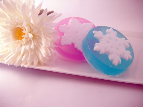 Falling,Snowflakes,Glycerin,Soap,bath_and_beauty,bath,body,set,blue,purple,holiday,christmas,gift,stocking_stuffer,herbndevelopment,herbn_development,new_orleans,snowflakes,glycerin,aloe_vera,vitamin_e,safflower_oil,fragrance,colorant,mica