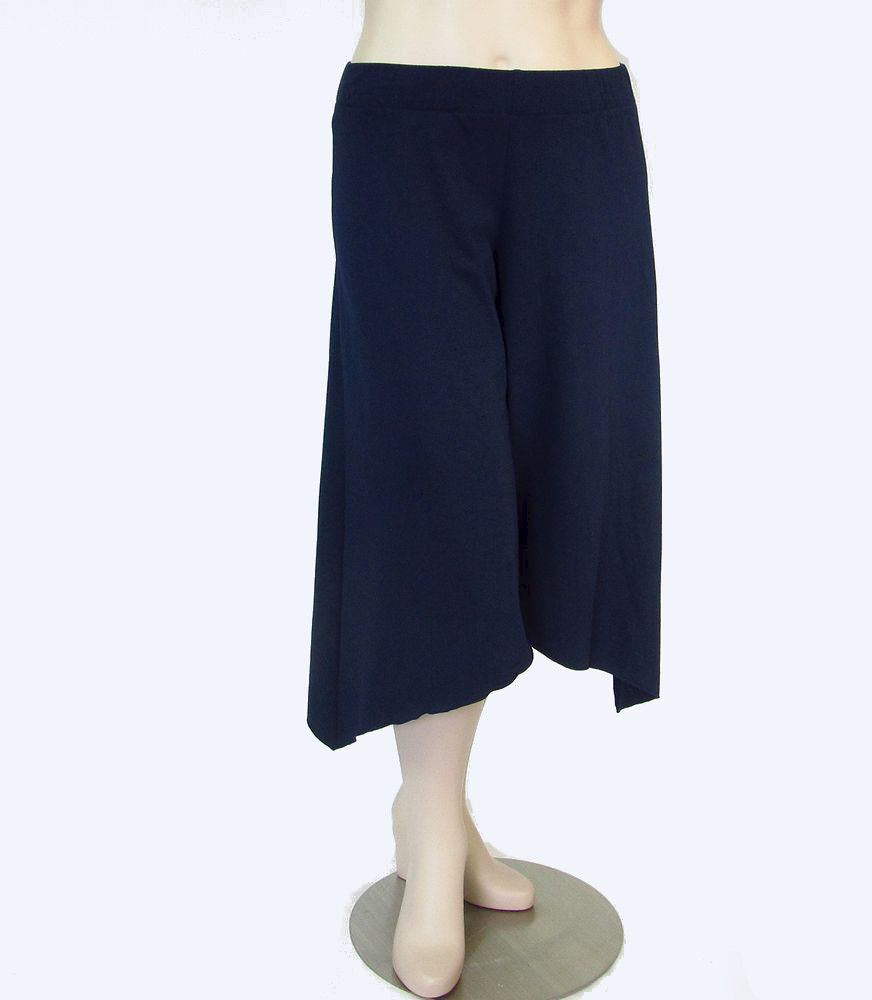 HighLow Gauchos, Asymmetrical Wide Leg Capris Kobieta Clothing Company