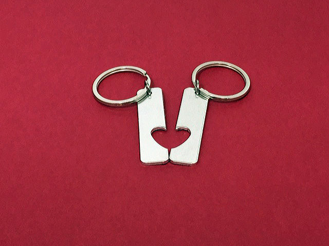 heart cut out aluminum bar keychains personalized couples keychains