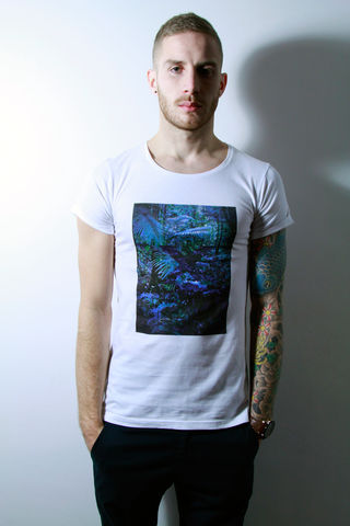 Jung,trikki, baroque, streetwear, scoop neck, low cut, wide collar, indie, festival, premium, t-shirt, cathedral, grunge, punk, fashion, style, london