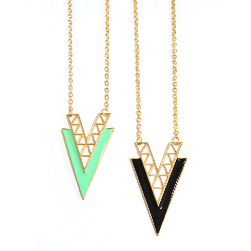 CONTRAST TRIANGLE NECKLACE - product image