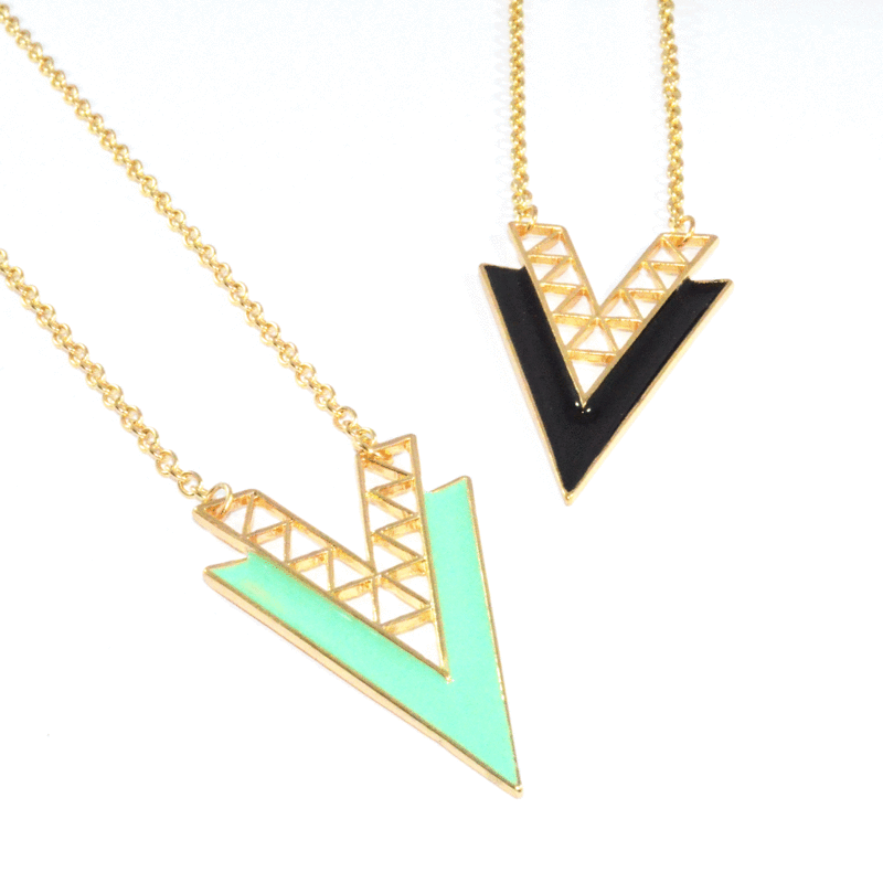 CONTRAST TRIANGLE NECKLACE - product image