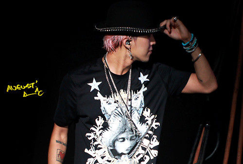 ANGEL PRINT TEE - product image