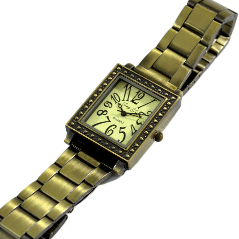 VINTAGE RECTANGULAR STUD EDGE WATCH - product image