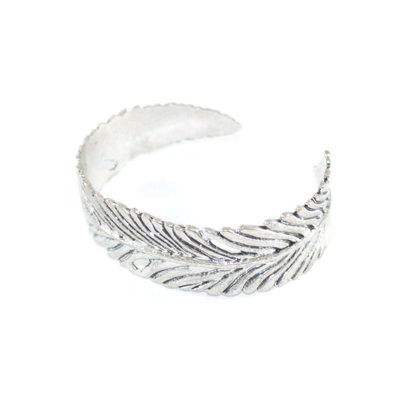 VINTAGE CURVED LEAF BANGLE - product image