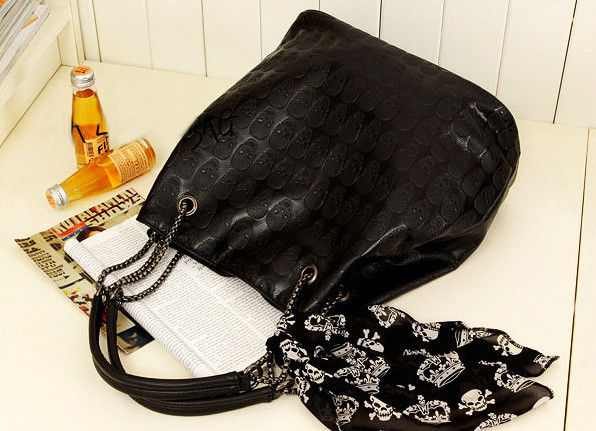 SKULL AND HANDKERCHIEF BAG - product image