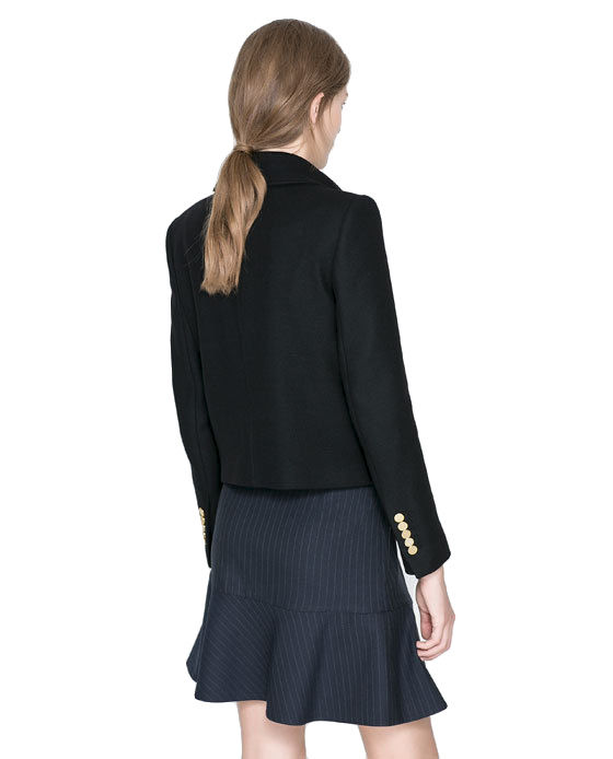 SHORT COAT WITH LARGE COLLAR - product image