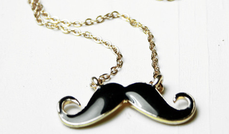 LITTLE MOUSTACHE NECKLACE - product image