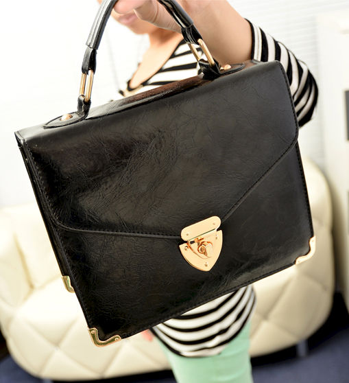 VINTAGE STYLE LEATHER SHOULDER BAG - product image