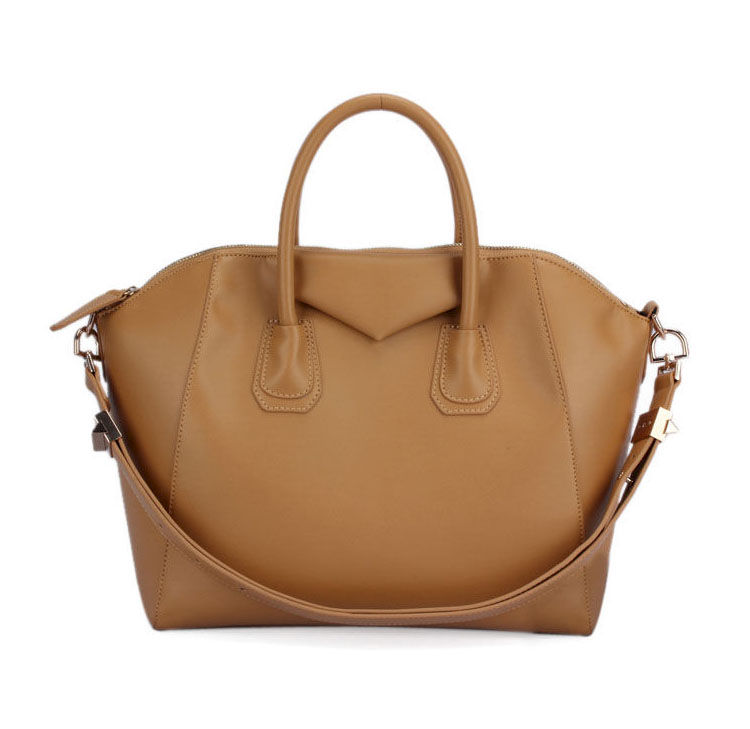 CLASSIC STUDDED DETAIL STRAP HANDBAG - product image