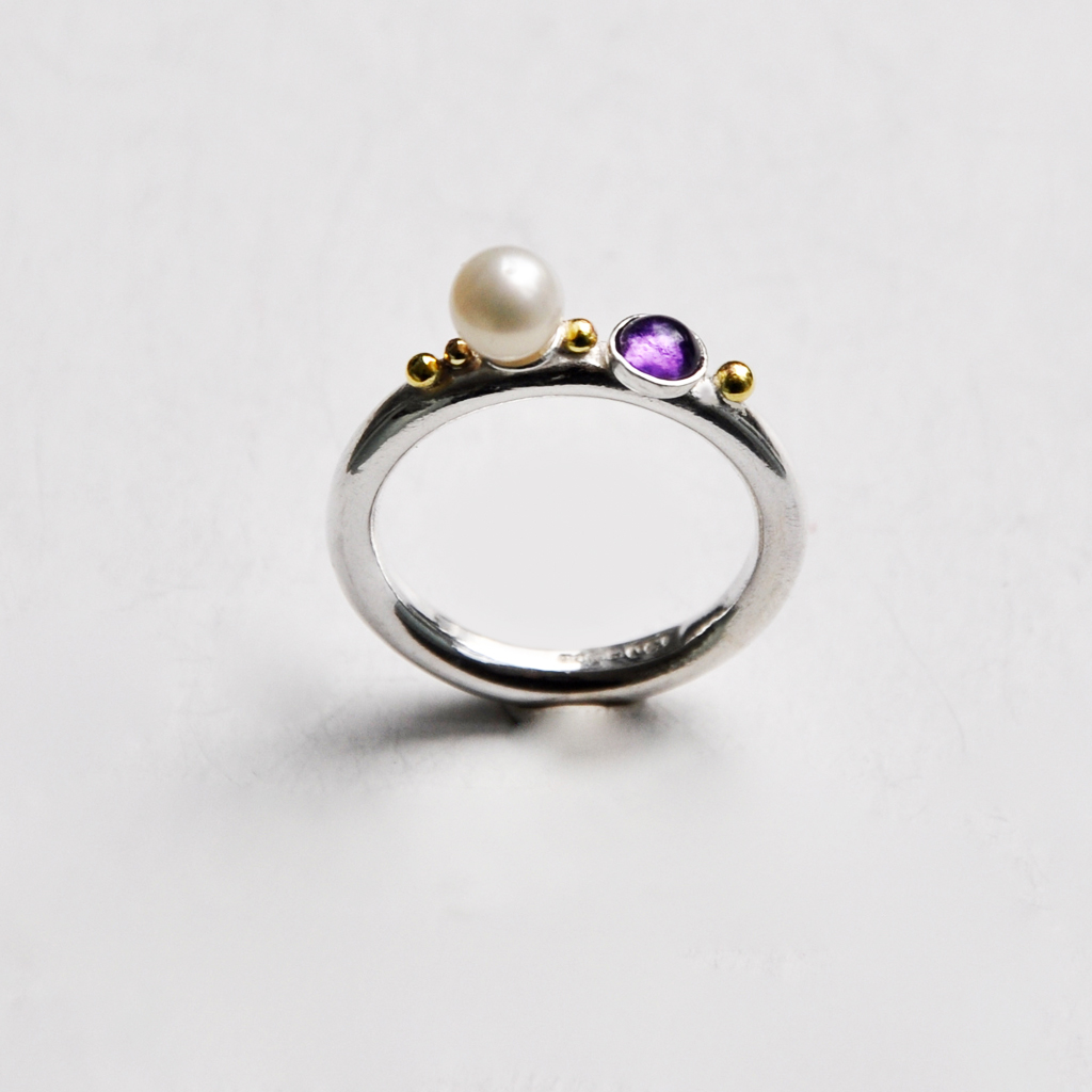 modern pearl jewellery by Katerina Damilos