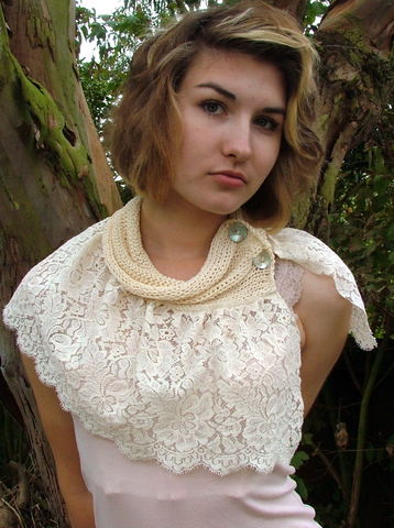 Knitted,collar,and,lace,mini,capelet,cardigan,coat,knitwear