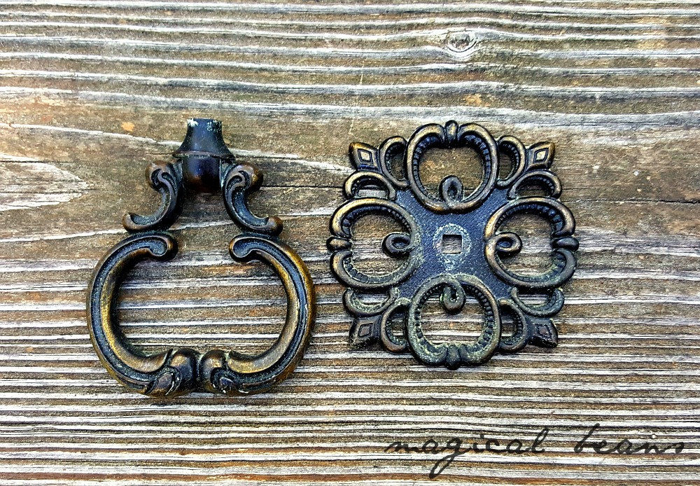 Vintage 2pc Black & Gold Baroque Ring Pull Magical Beans Home