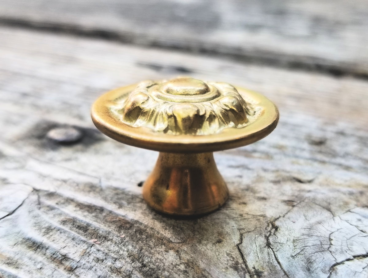 Vintage Keeler Brass Co Baroque Gold Drawer Knobs in Solid Brass
