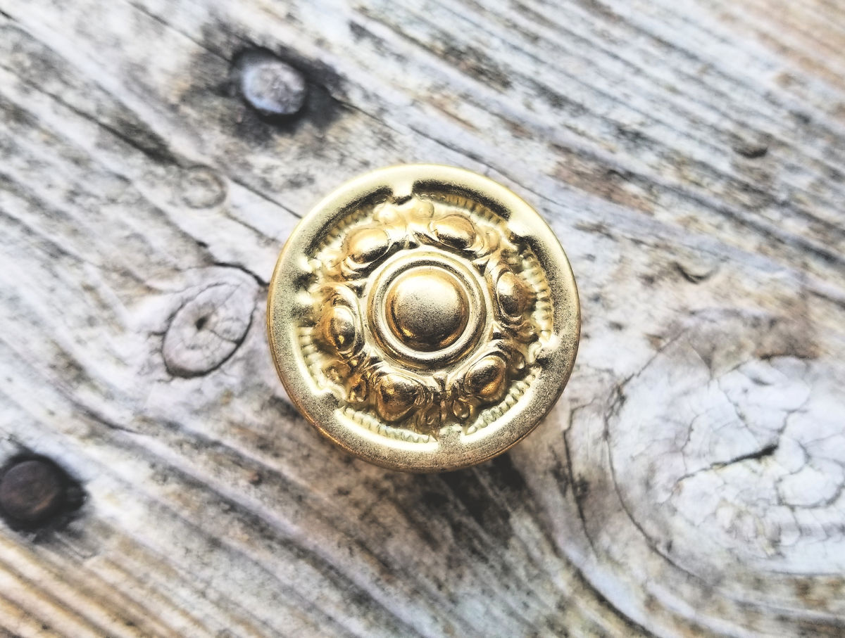 Vintage Keeler Brass Co Baroque Gold Drawer Knobs in Solid Brass
