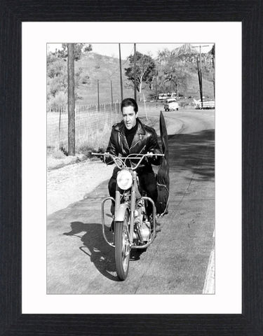 Elvis,Presley,-,09,Picture, Photo, Photograph, Print, Framed Photograph,  Icon, B&W, Black & White, Elvis,  King of Rock and Roll, the King, Elvis Presley, singer, actor, musicals, films