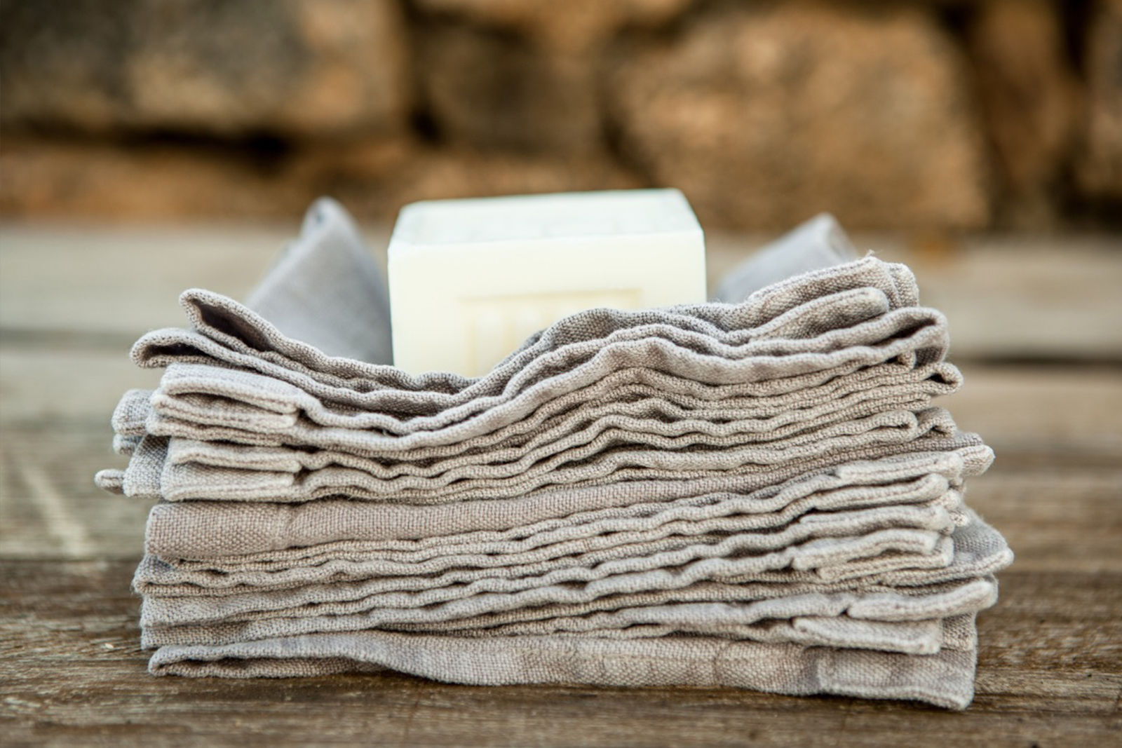 Hand towels in linen Collection OnceMilano
