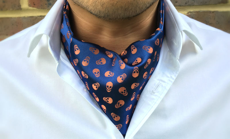 Men's 100% Silk Self-Tie Ascot Cravat - Made In Italy, Geometric Pattern, Day Tie For Formal & Casual Wear