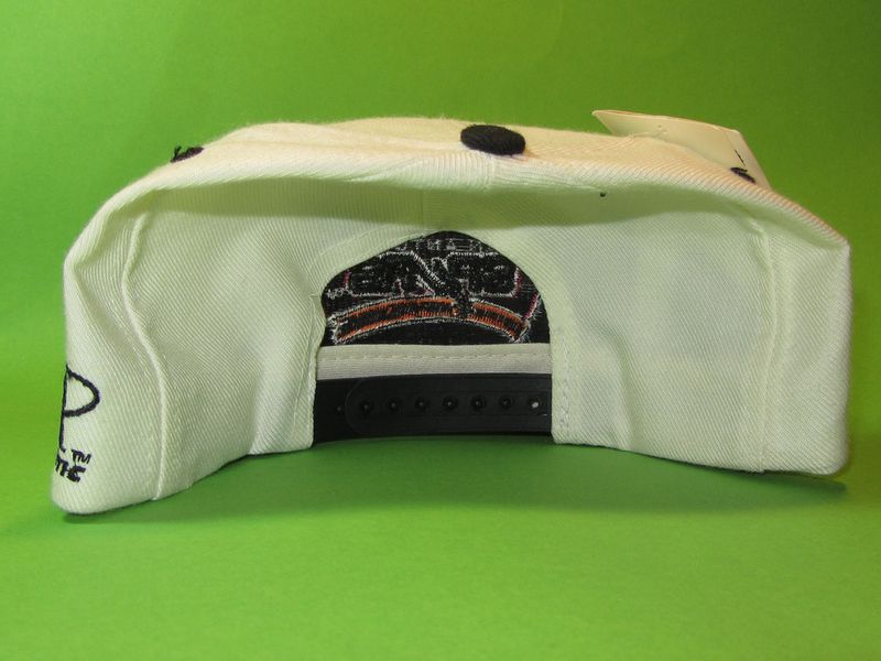 San Antonio Spurs Logo Athletic Sharktooth Vintage Snapback Hat - product image  