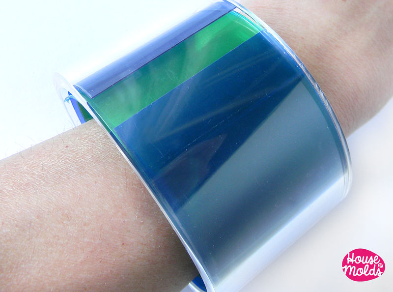 6 COLOURED PLASTIC SHEETS ,ideal for any type of resin inclusions