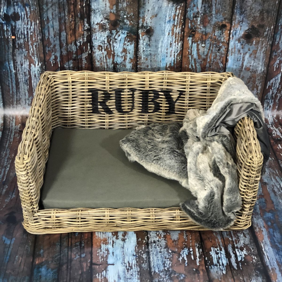 Personalised Luxury Dog Basket FREE UK DELIVERY The Colourful