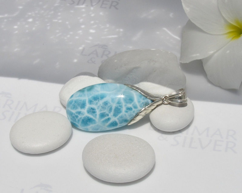 SOLD OUT Larimarandsilver pendant Secret of the Gods aqua Larimar