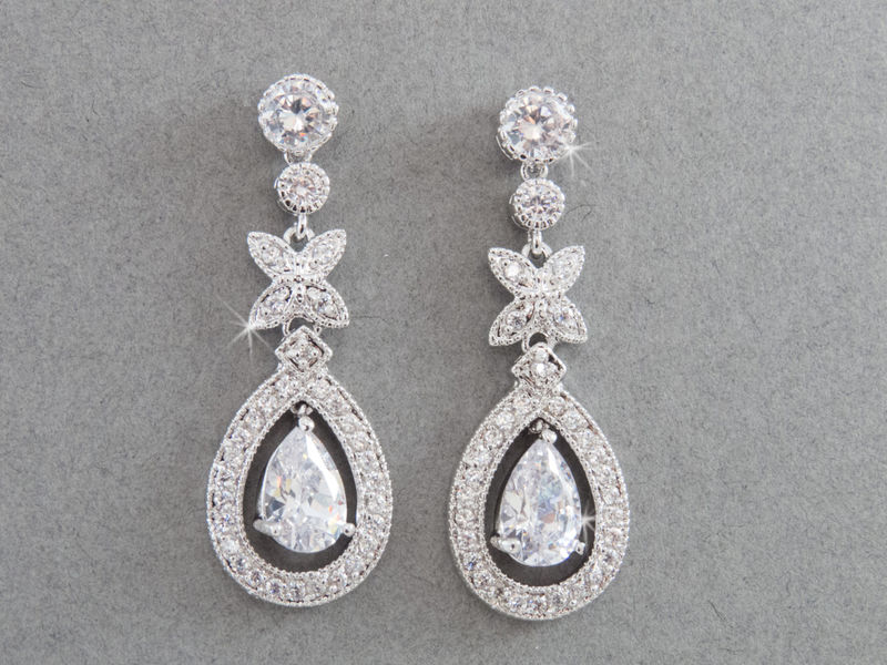 JGoodin - Bella Bridal Earrings in Clear