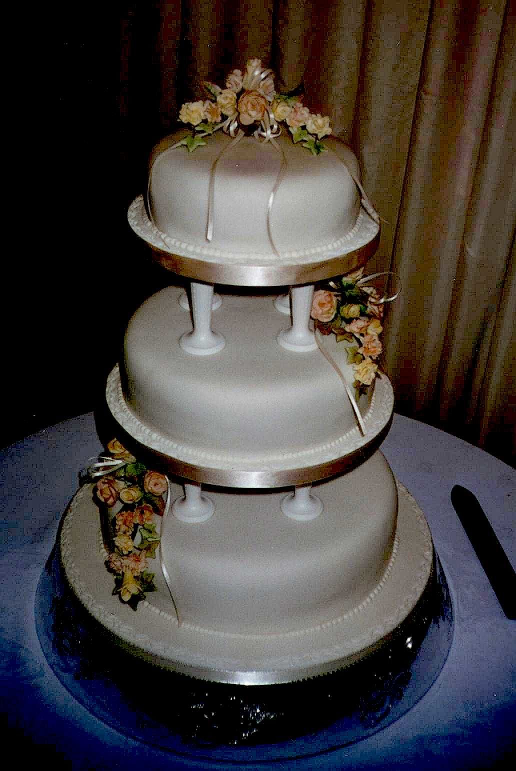 Wedding cakes cakes unlimited uk