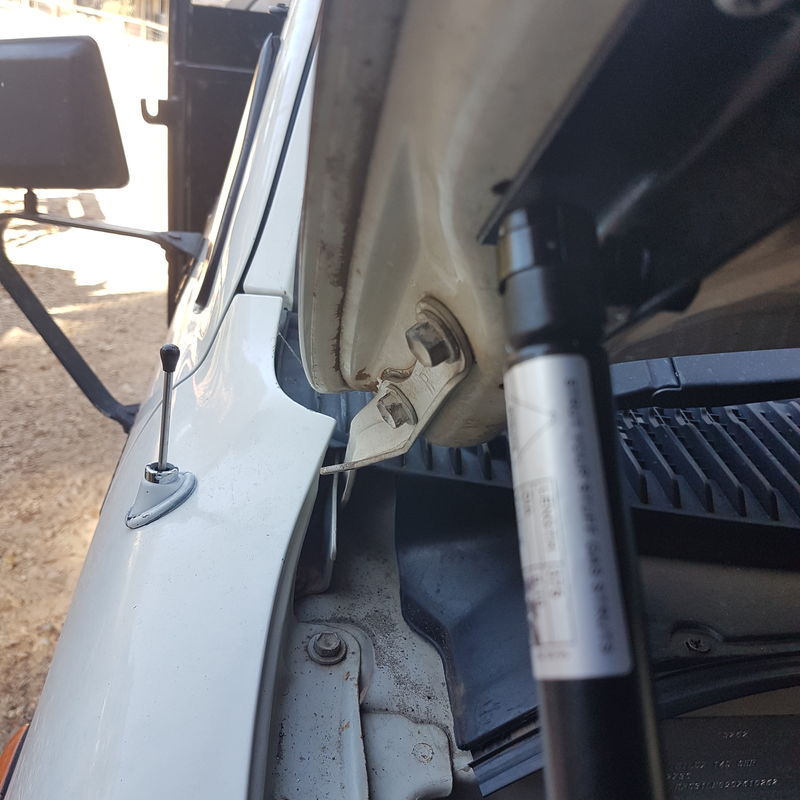 19972005 Hilux strut kits Strut Your Stuff Gas Struts