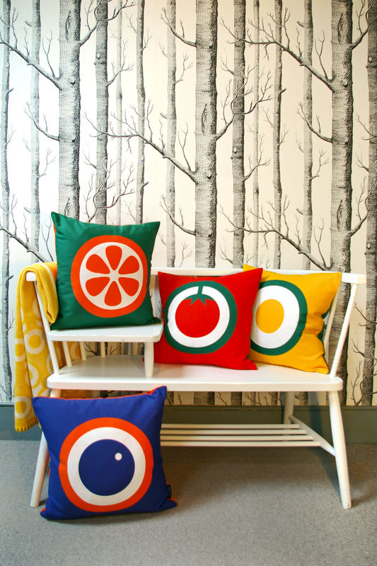 Screen printed cushion cover Tomato Hokolo