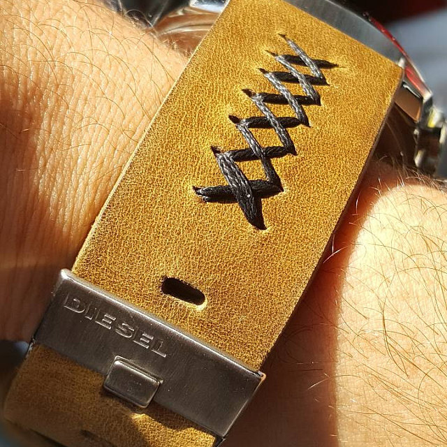 leather strap ligth olive