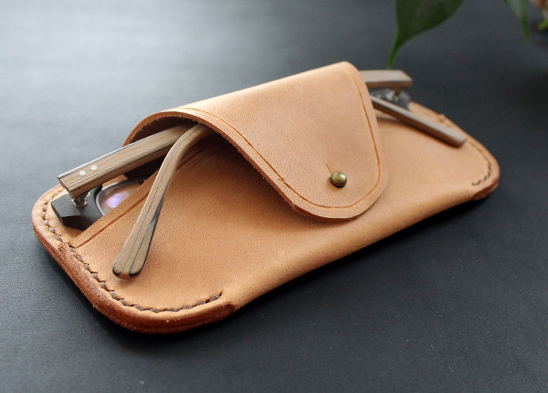 Genuine leather glasses case Beige Anger Refuge