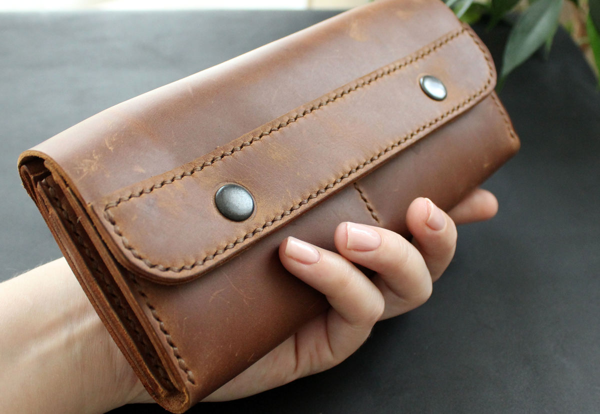 Large leather women's wallet brown Anger Refuge