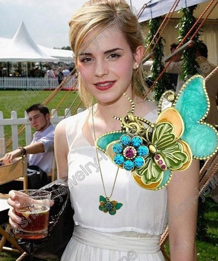 Fashion Retro Bronze Crystal Flying Butterfly Necklace Pendant - product images  of 
