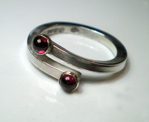 You,and,I,a,Sterling,silver,ring,with,2,garnet,cabochon,gemstones,Jewelry,Ring,mother,birthstone,stacking,adjustable,uk_team,msia_srajd_ebsq,love,europeanstreetteam,red,teamfrench,sterling_silver,ag,925,kalicat,cabochons