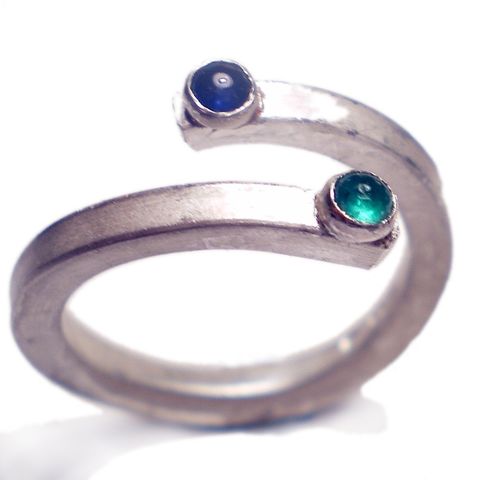 Sapphire,and,Emerald,adjustable,sterling,Silver,ring,emerald Ring,Metalwork,jewellery,birthstone,women,sapphire,europeanstreetteam,teamfrench,uk,green,blue,engagement,wife,silver,925,emerald,gemstones,cabochons,sterling_silver